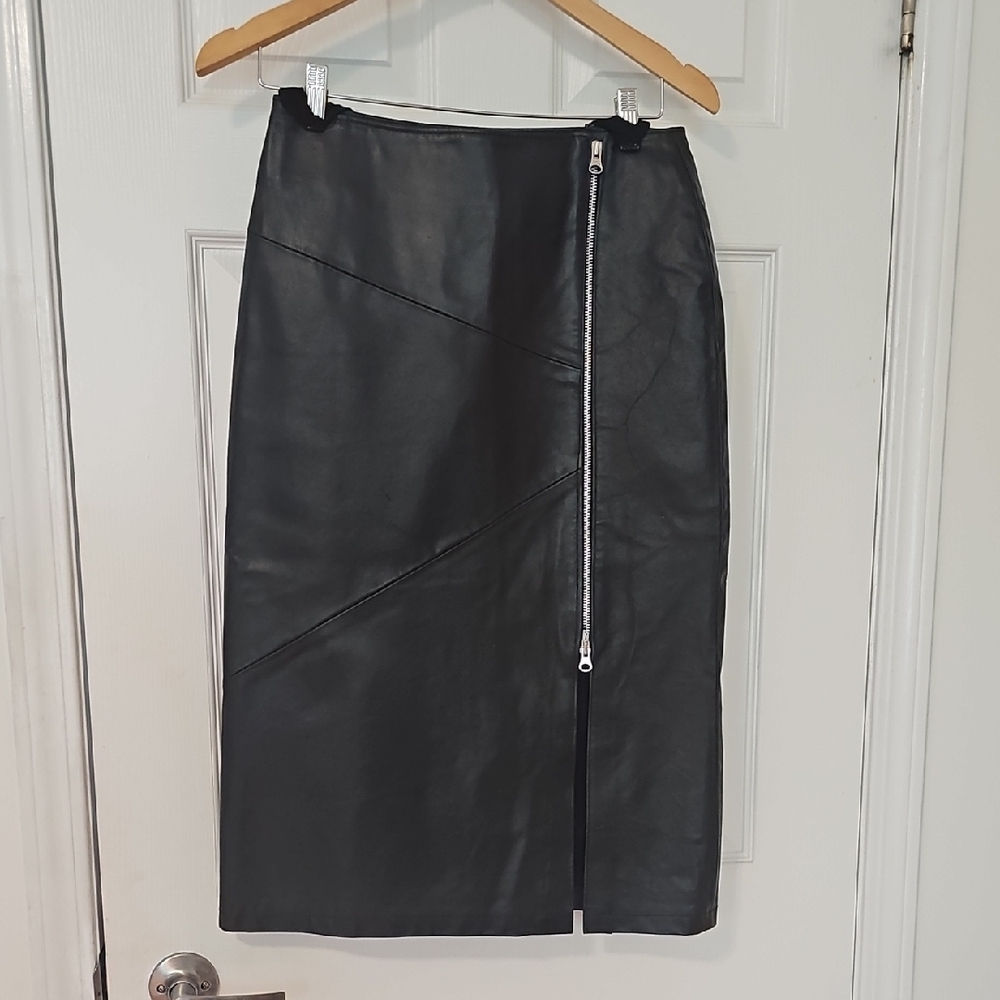 VINTAGE Italian Made Leather Pencil Skirt With Zipper Slit
